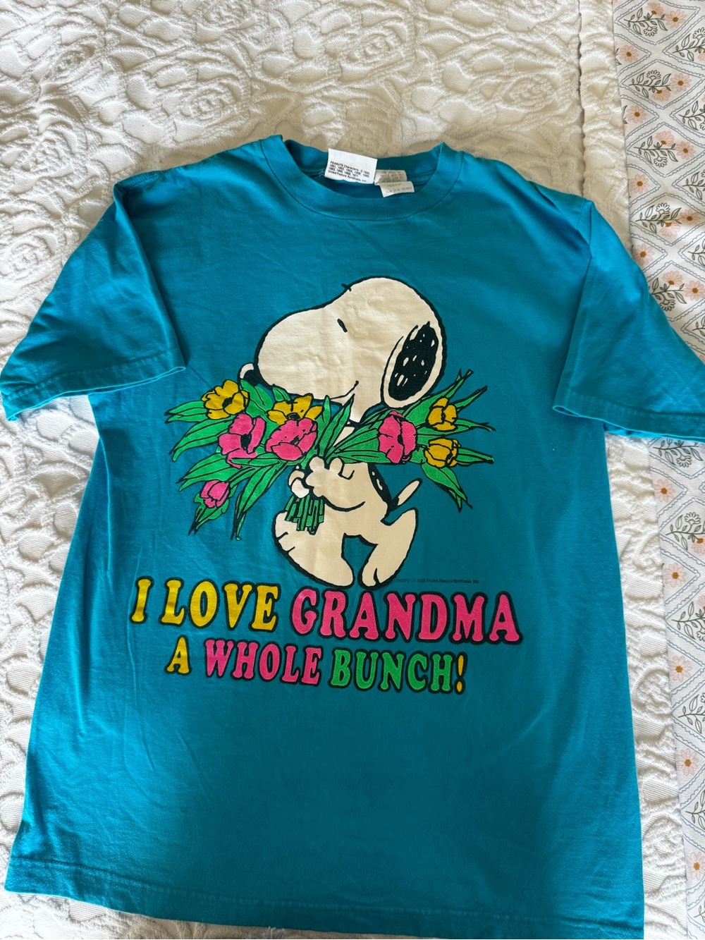 Vintage 90s Snoopy Peanuts I Love Grandma A Whole Bunch Graphic Tee M